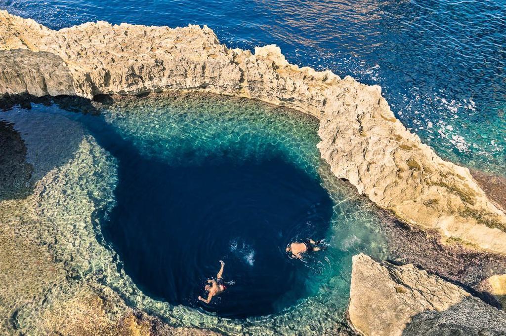 Ta'Kemmuna Hotell Qala Exteriör bild