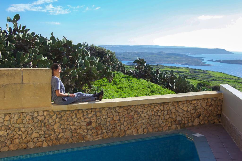 Ta'Kemmuna Hotell Qala Exteriör bild