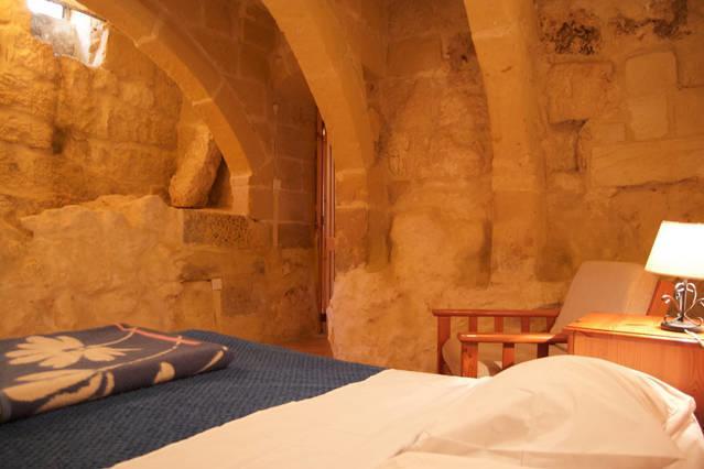 Ta'Kemmuna Hotell Qala Exteriör bild